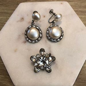 Vintage - Silver & Pearl Jewelry Set - Rhinestone - Screwback Earrings & Brooch